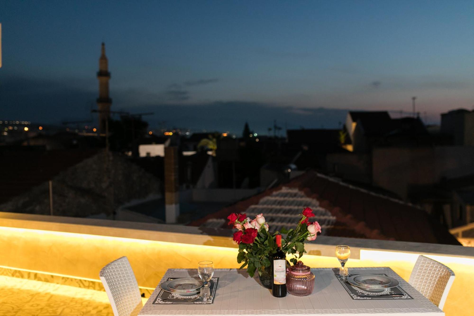 Jacuzzi Suite In The Heart Of Oldtown Réthimno Kültér fotó