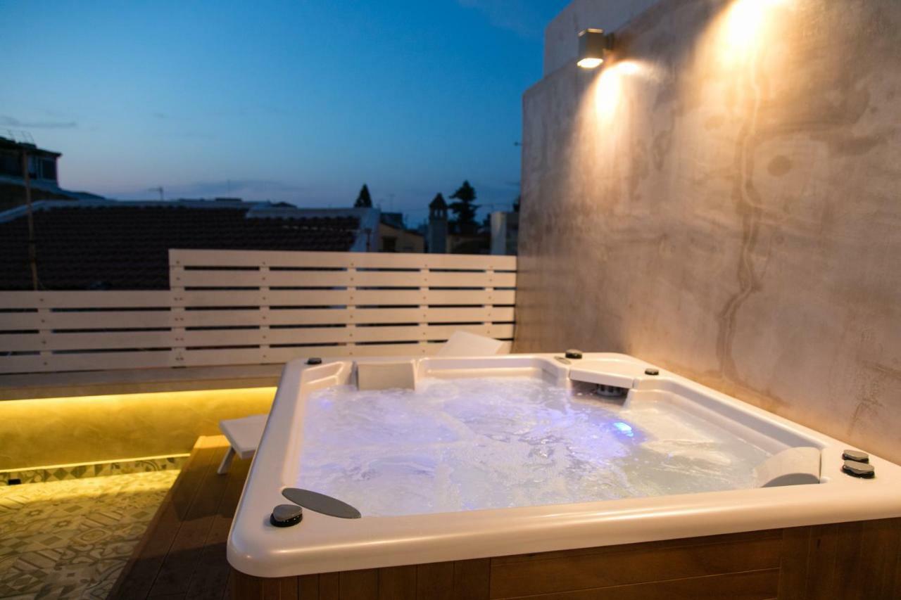 Jacuzzi Suite In The Heart Of Oldtown Réthimno Kültér fotó