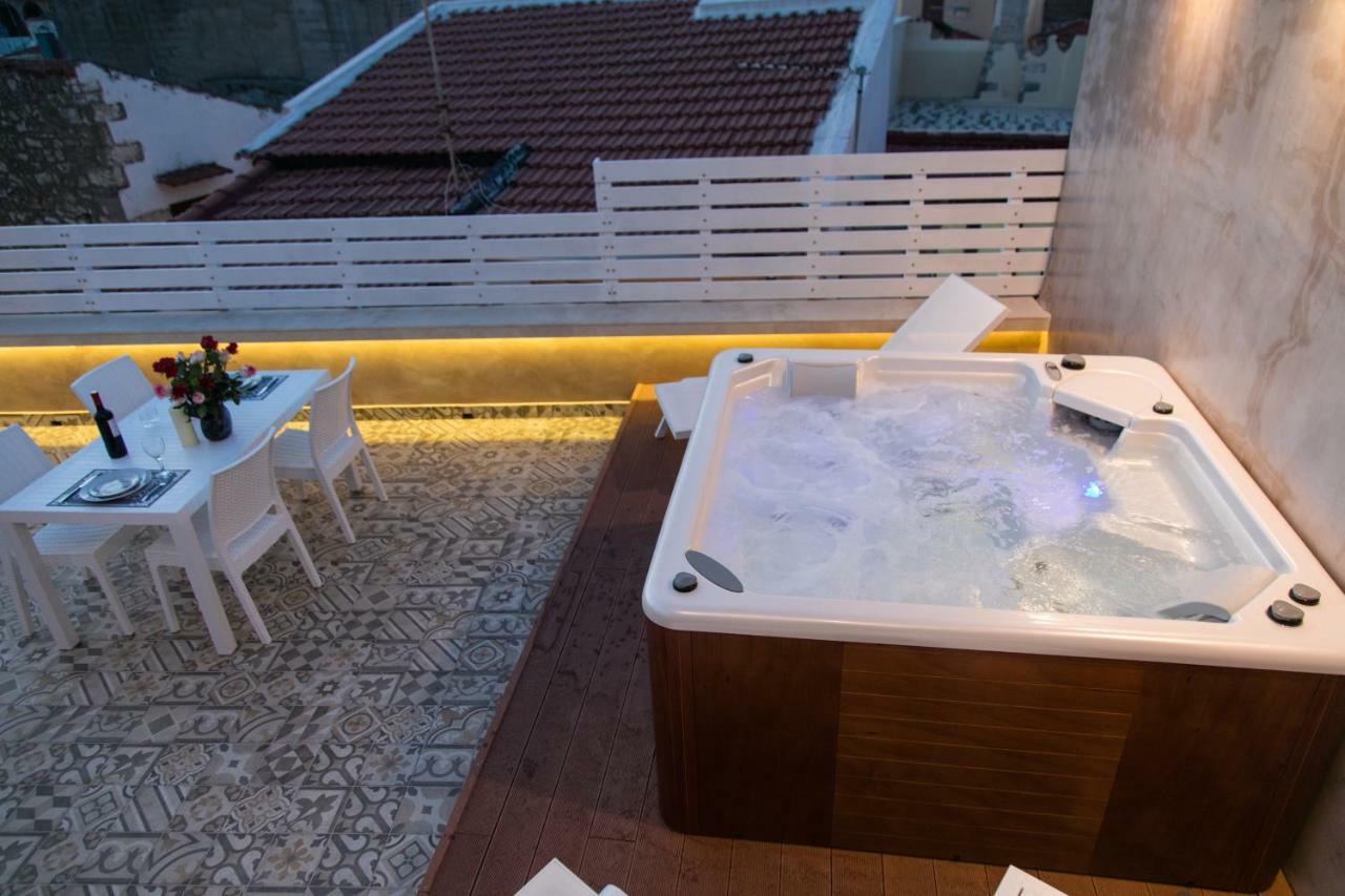 Jacuzzi Suite In The Heart Of Oldtown Réthimno Kültér fotó