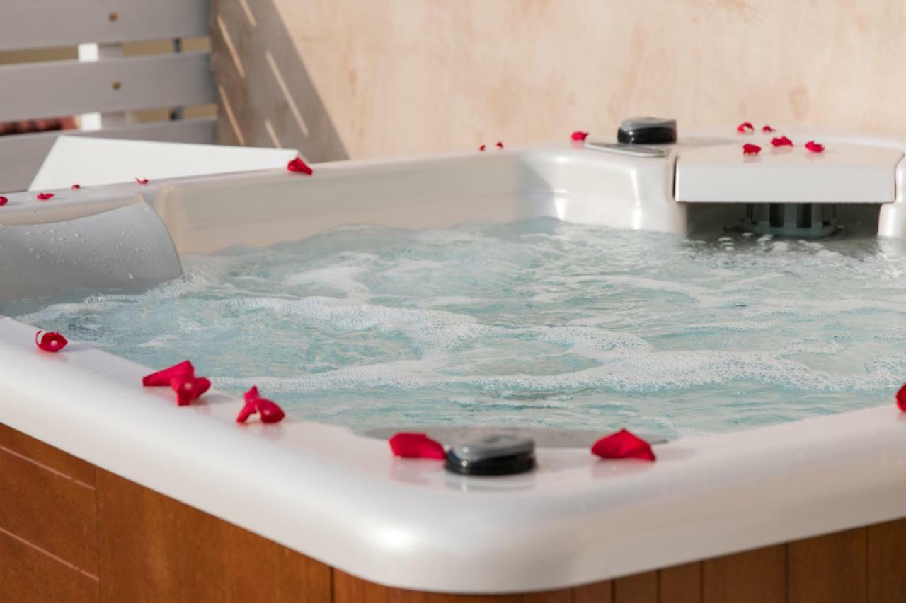 Jacuzzi Suite In The Heart Of Oldtown Réthimno Kültér fotó