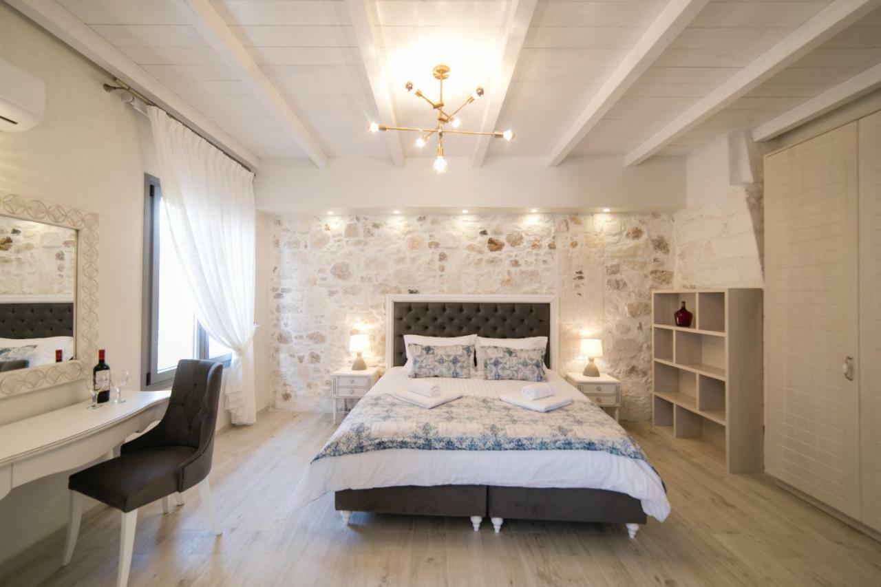 Jacuzzi Suite In The Heart Of Oldtown Réthimno Kültér fotó